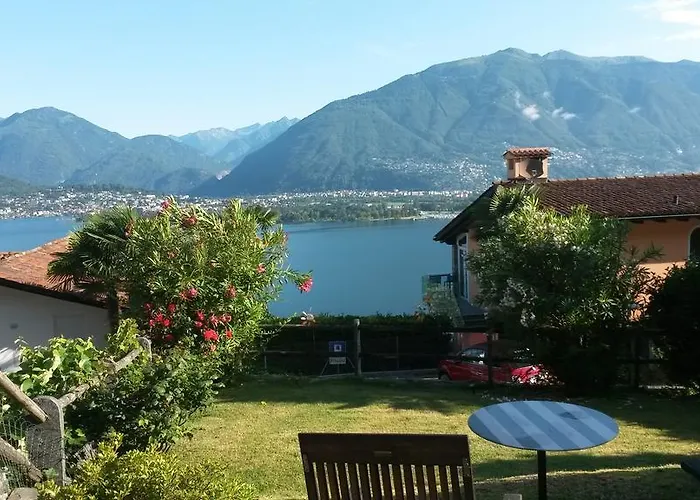 卡萨埃斯梅拉达公寓 San Nazzaro