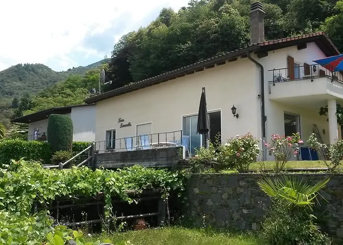 卡萨埃斯梅拉达公寓 *